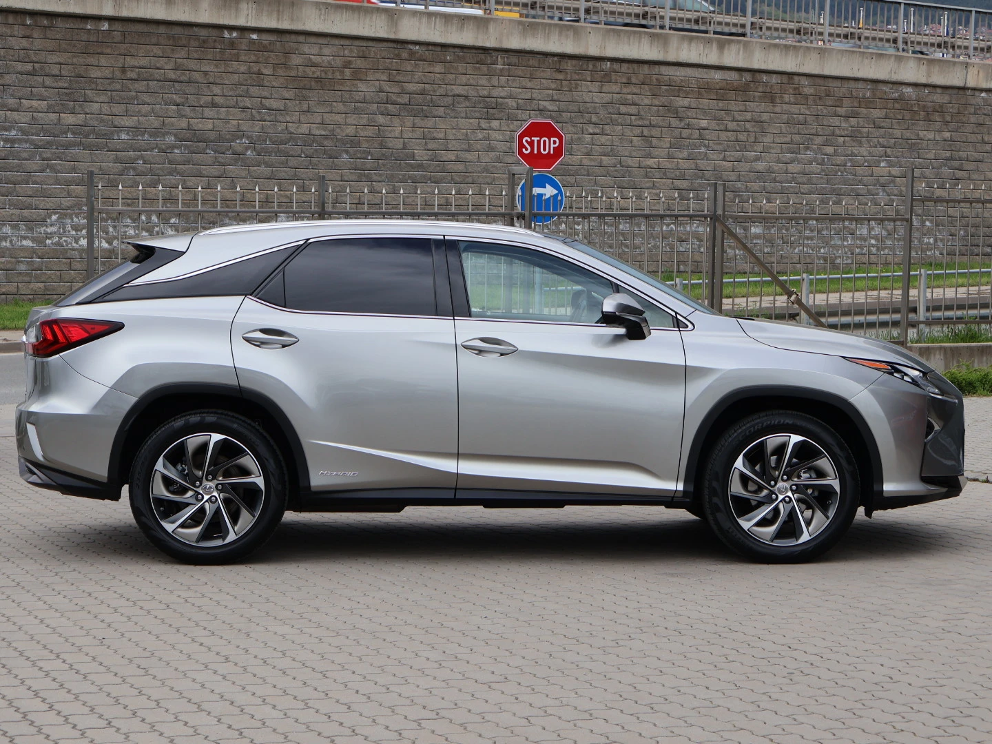 Lexus RX 450h LUXURY/360 КАМЕРА/HUD/BSM/ПАНОРАМА/ЕЛ.БАГАЖНИК/ - изображение 9
