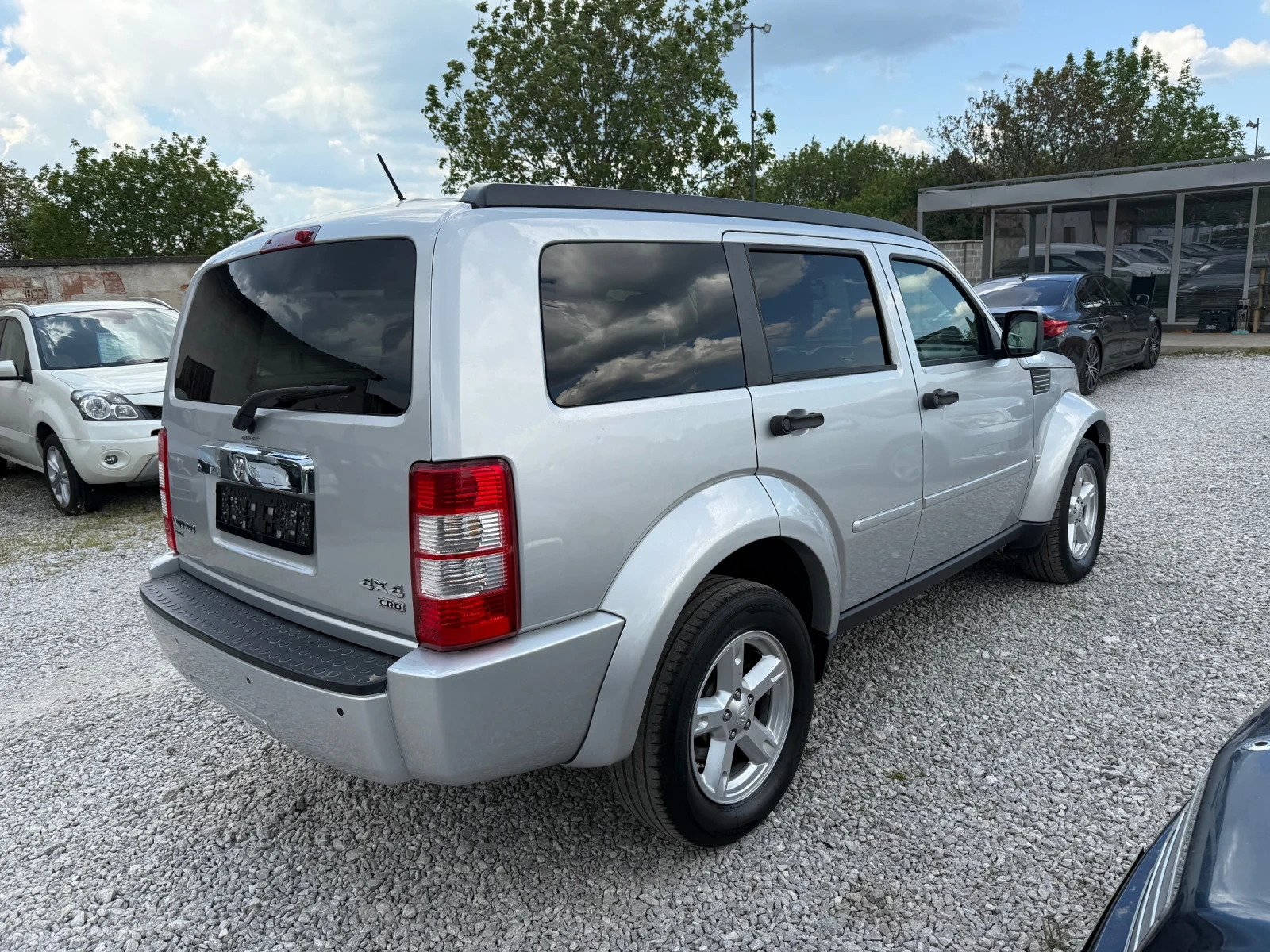 Dodge Nitro 2.8 CRD ИТАЛИЯ - изображение 5