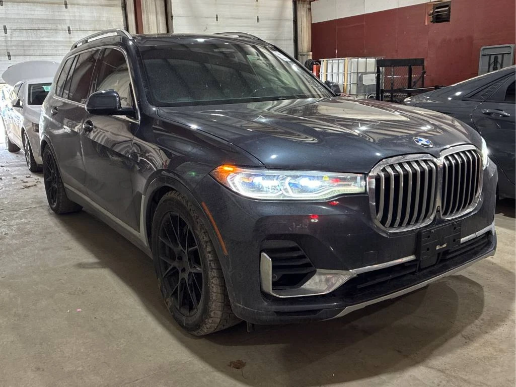 BMW X7 xDrive40i * ДИСТРОНИК * 360 * ХЕД-ЪП * ВЪЗДУШНО, снимка 2 - Автомобили и джипове - 54122044