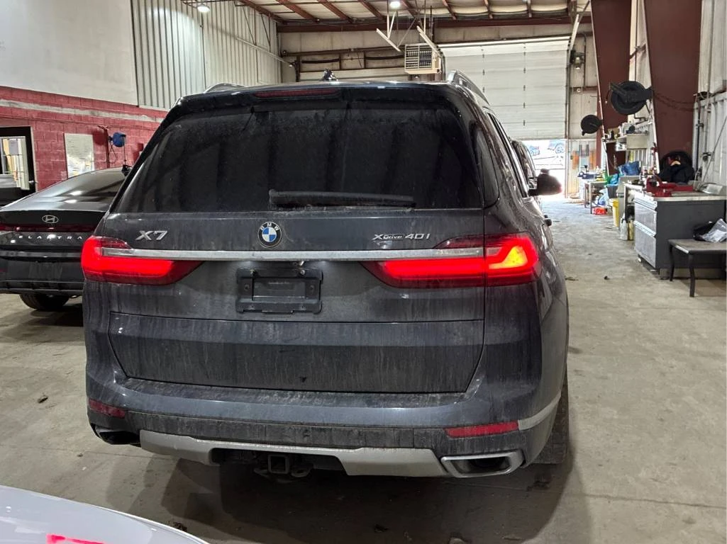 BMW X7 xDrive40i * ДИСТРОНИК * 360 * ХЕД-ЪП * ВЪЗДУШНО, снимка 4 - Автомобили и джипове - 54122044