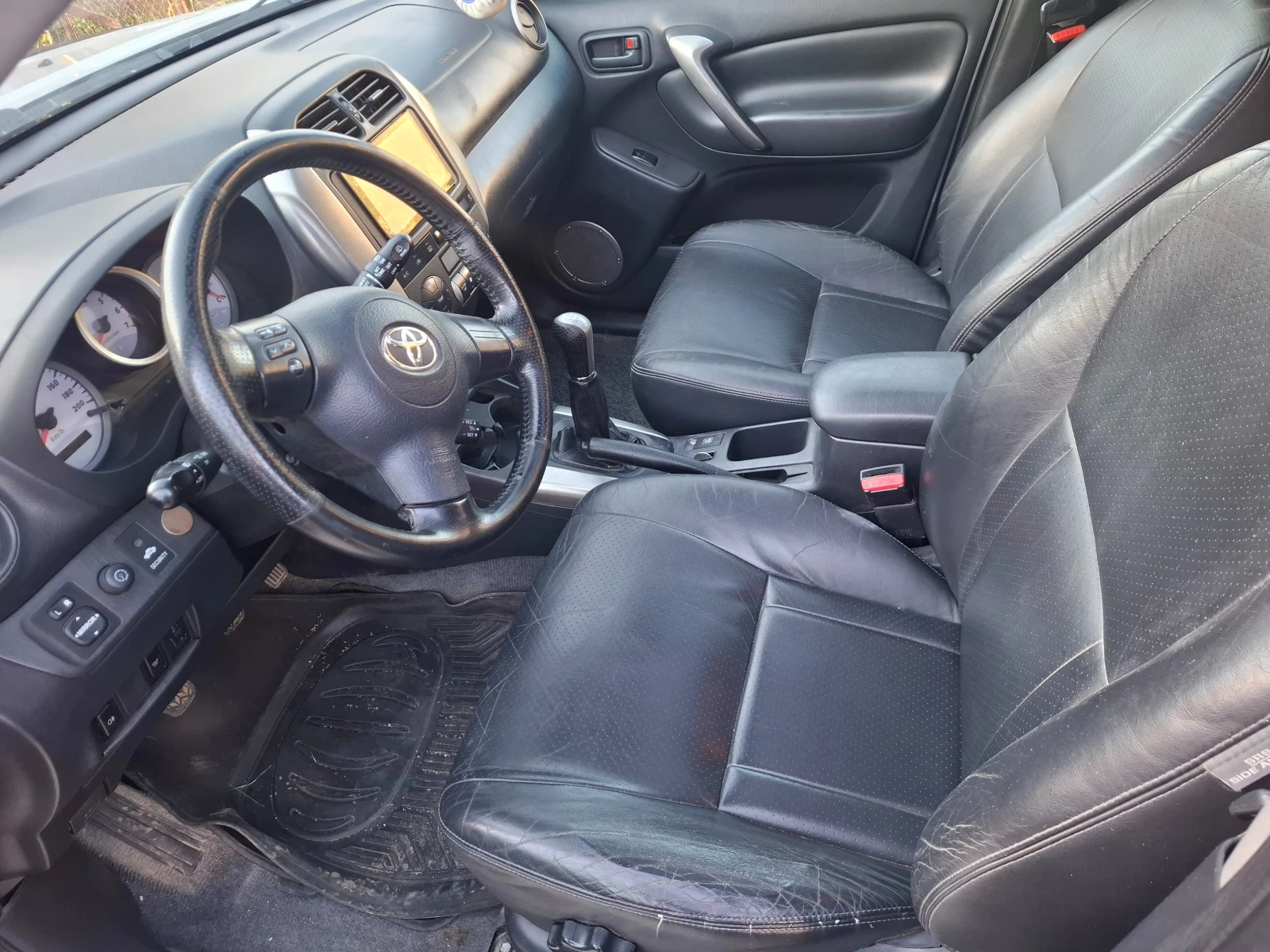 Toyota Rav4, снимка 5 - Автомобили и джипове - 54356042