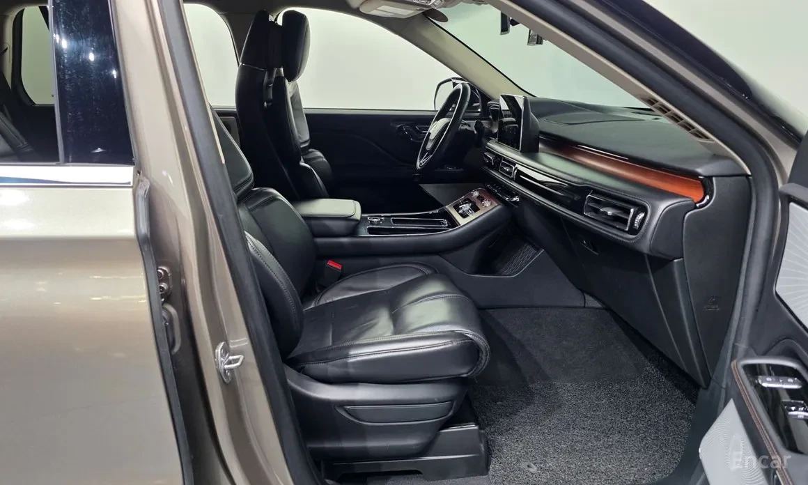 Lincoln Aviator 3.0 Bi-turbo Reserve Full, снимка 9 - Автомобили и джипове - 54903842