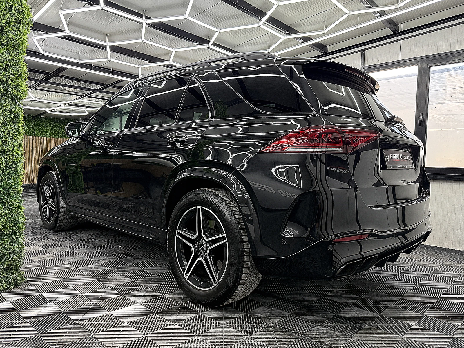Mercedes-Benz GLE 400 7-MESTA/PANORAMA/AMG-Line/360-k/GERMANY/ЛИЗИНГ, снимка 4 - Автомобили и джипове - 55103194
