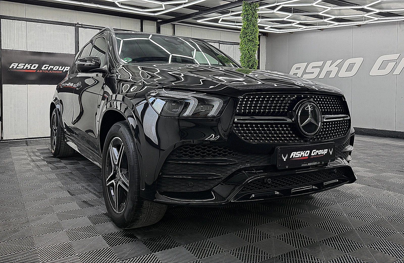 Mercedes-Benz GLE 400 7-MESTA/PANORAMA/AMG-Line/360-k/GERMANY/ЛИЗИНГ, снимка 3 - Автомобили и джипове - 55103194