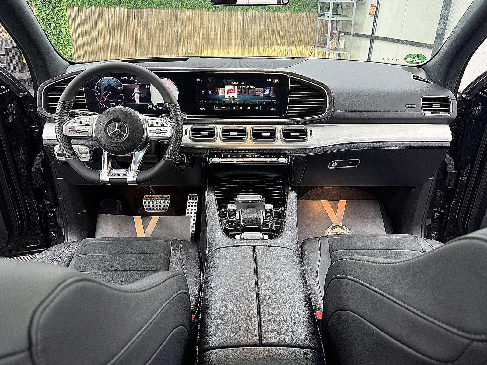 Mercedes-Benz GLE 400 7-MESTA/PANORAMA/AMG-Line/360-k/GERMANY/ЛИЗИНГ, снимка 16 - Автомобили и джипове - 55103194