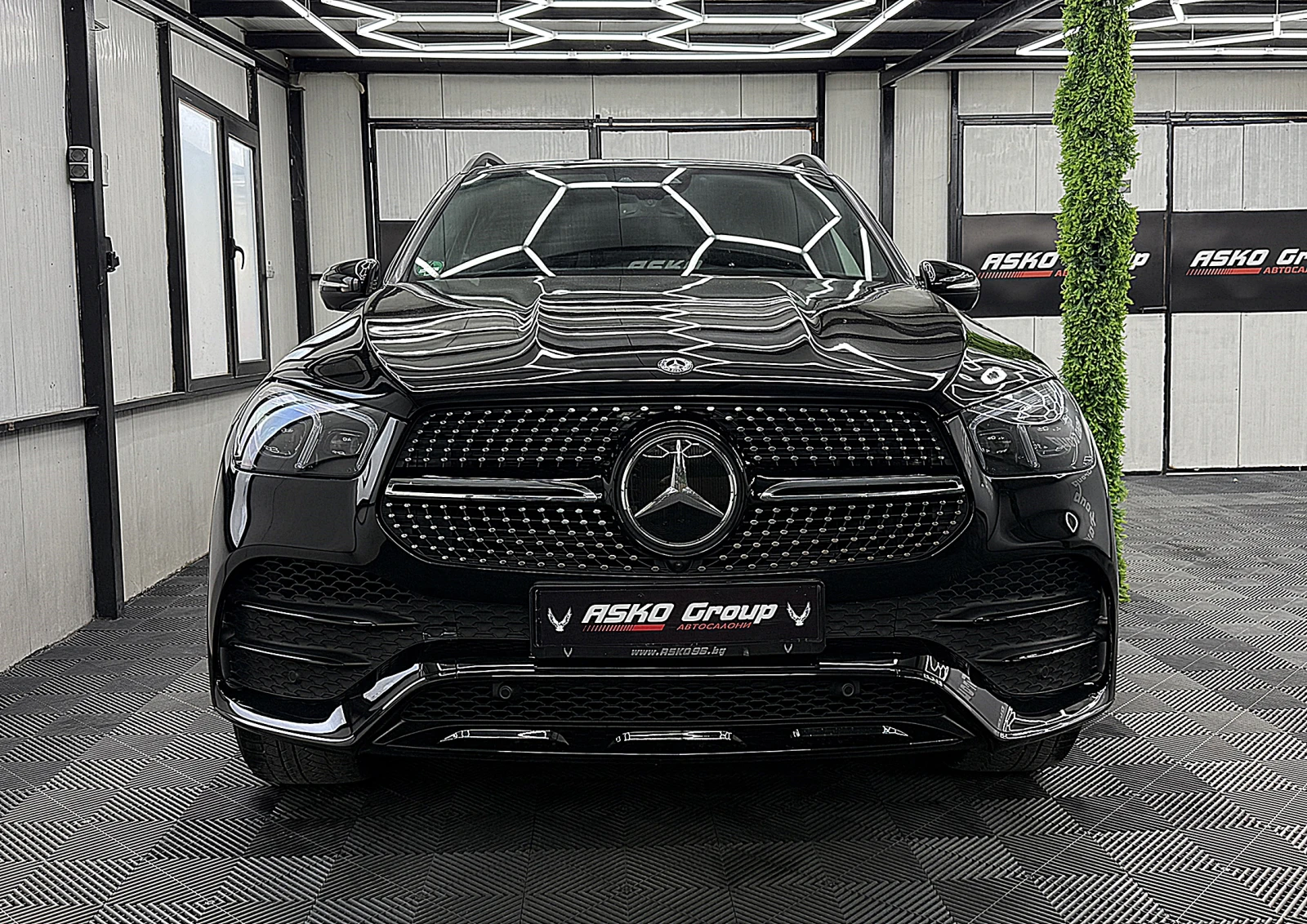 Mercedes-Benz GLE 400 7-MESTA/PANORAMA/AMG-Line/360-k/GERMANY/ЛИЗИНГ, снимка 2 - Автомобили и джипове - 55103194