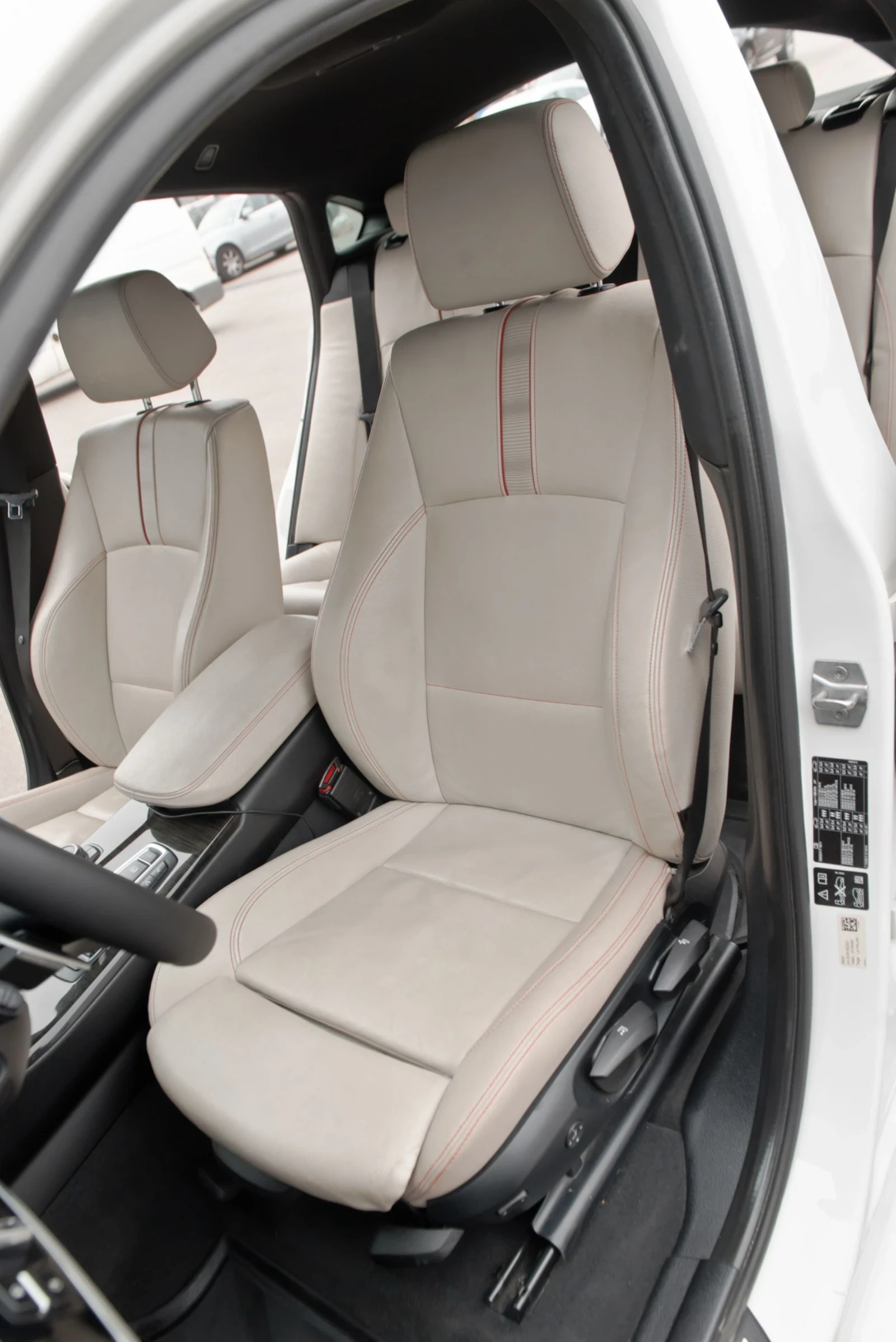 BMW X4 2.0 D, снимка 11 - Автомобили и джипове - 55381147