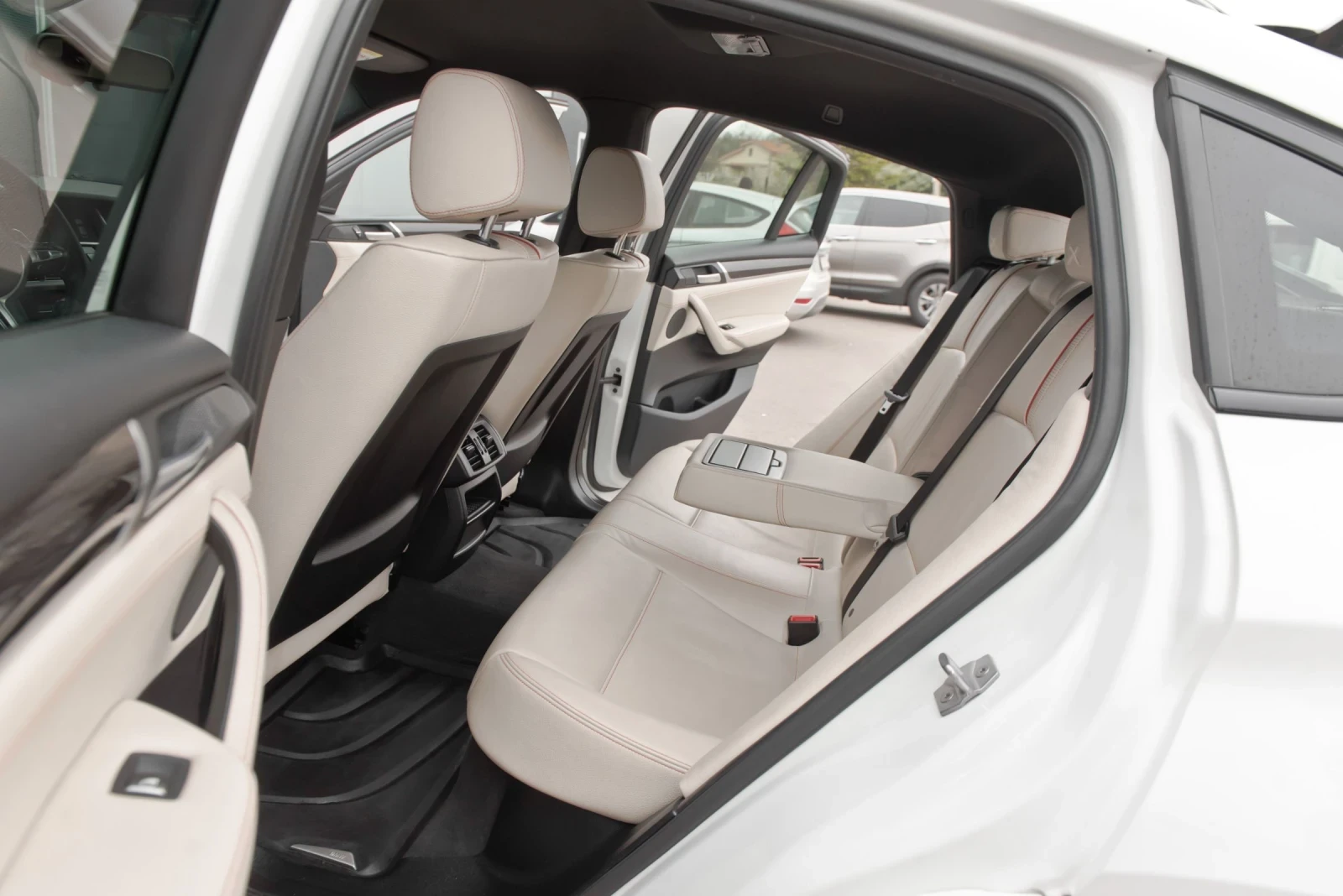 BMW X4 2.0 D, снимка 7 - Автомобили и джипове - 55381147