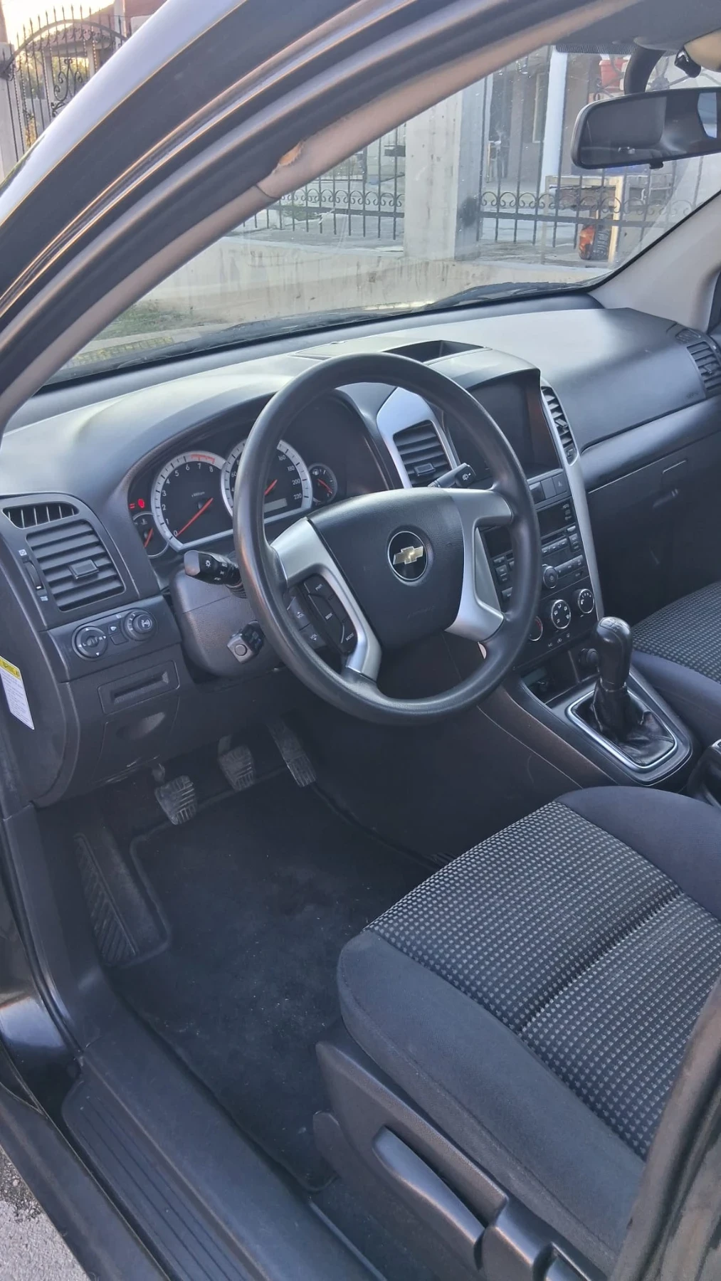 Chevrolet Captiva 2.4i 136K.C, снимка 7 - Автомобили и джипове - 55702531