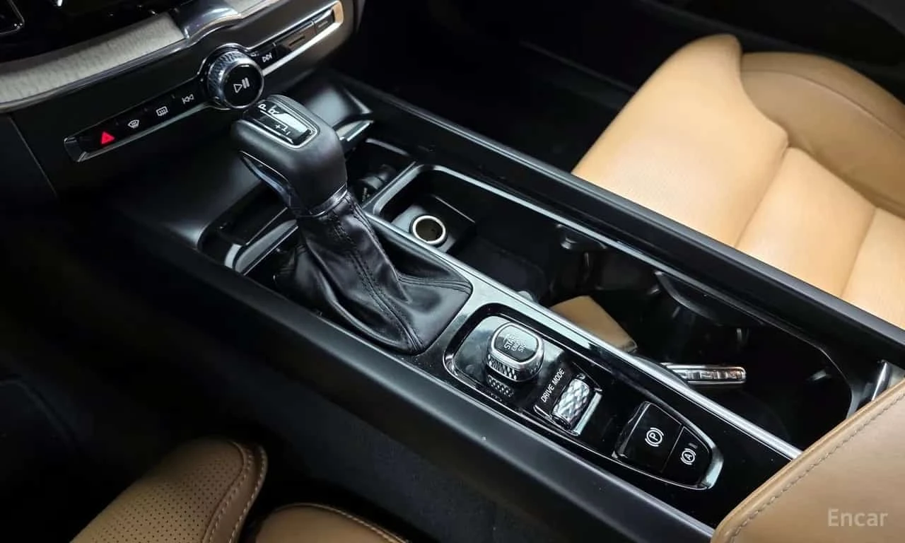 Volvo XC60 T6 Inscription, снимка 9 - Автомобили и джипове - 55749894