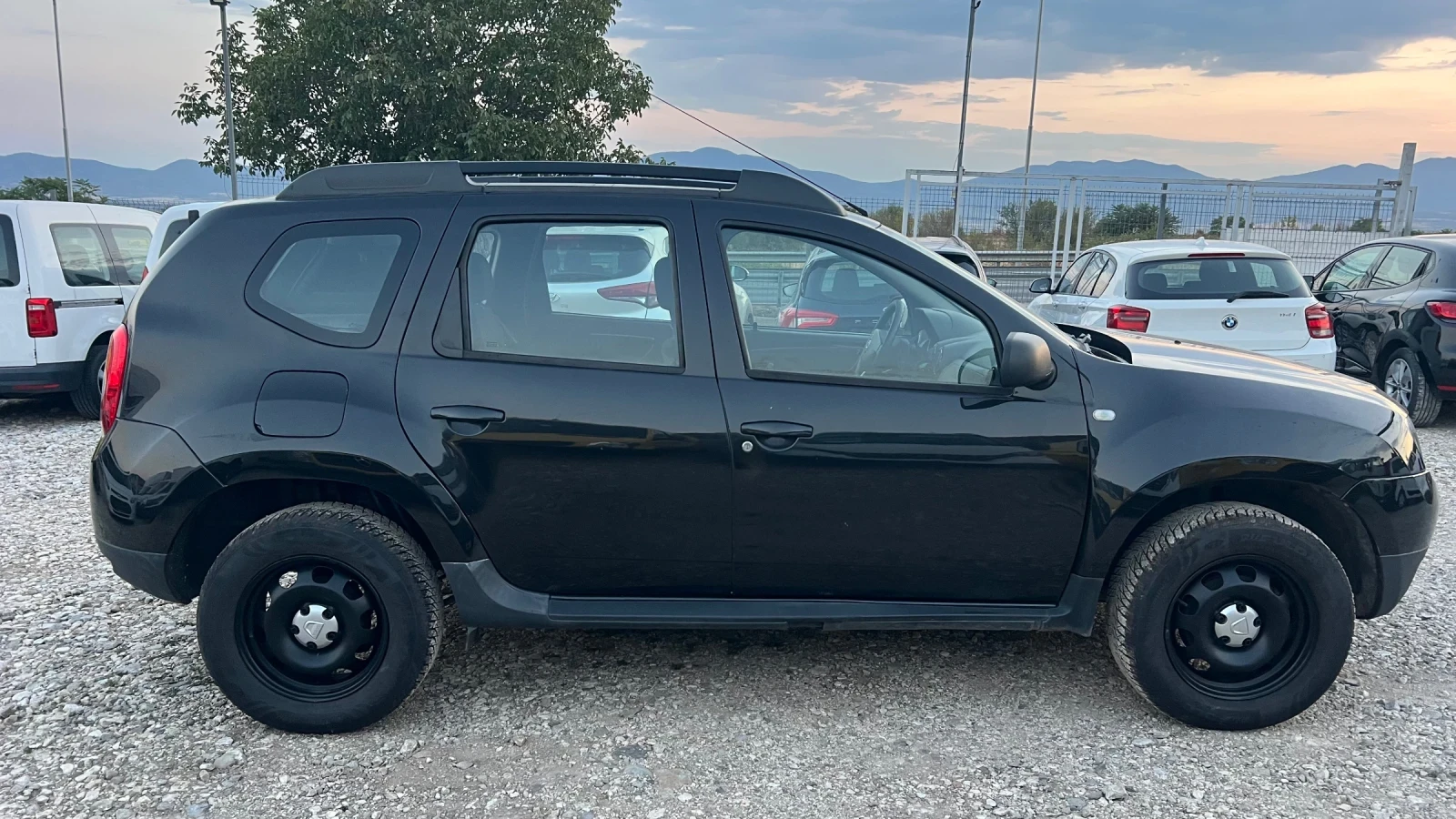 Dacia Duster 2011 4х4 / 110 коня, снимка 6 - Автомобили и джипове - 56051628