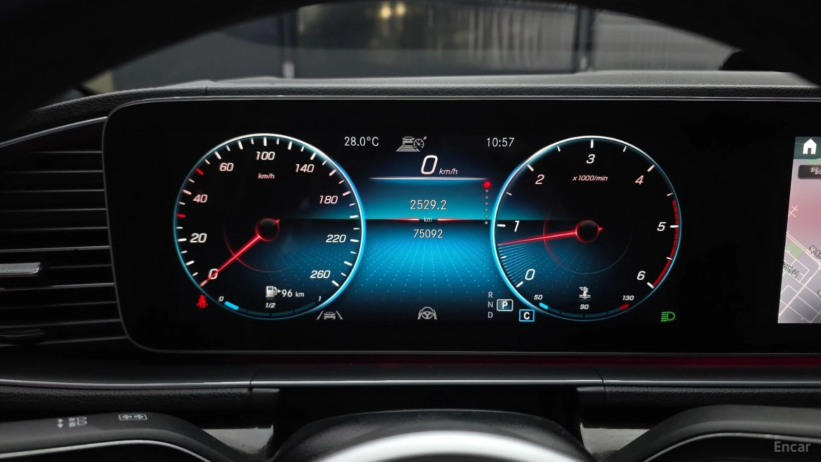 Mercedes-Benz GLE 400 AMG Line| AIR| DISTRO| ОБДУХ| 360| HUD| 3 AC| , снимка 8 - Автомобили и джипове - 56135702