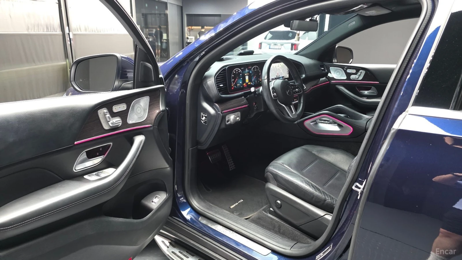 Mercedes-Benz GLE 400 AMG Line| AIR| DISTRO| ОБДУХ| 360| HUD| 3 AC| , снимка 9 - Автомобили и джипове - 56135702
