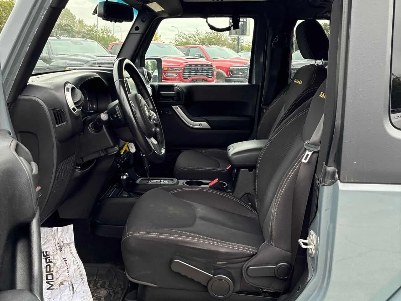 Jeep Wrangler * Sahara * АВТОКРЕДИТ * , снимка 10 - Автомобили и джипове - 56175254