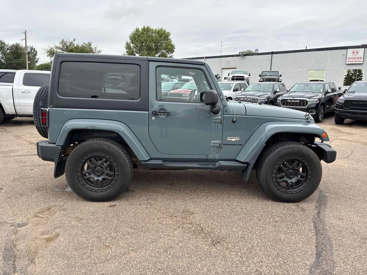 Jeep Wrangler * Sahara * АВТОКРЕДИТ * , снимка 3 - Автомобили и джипове - 56175254