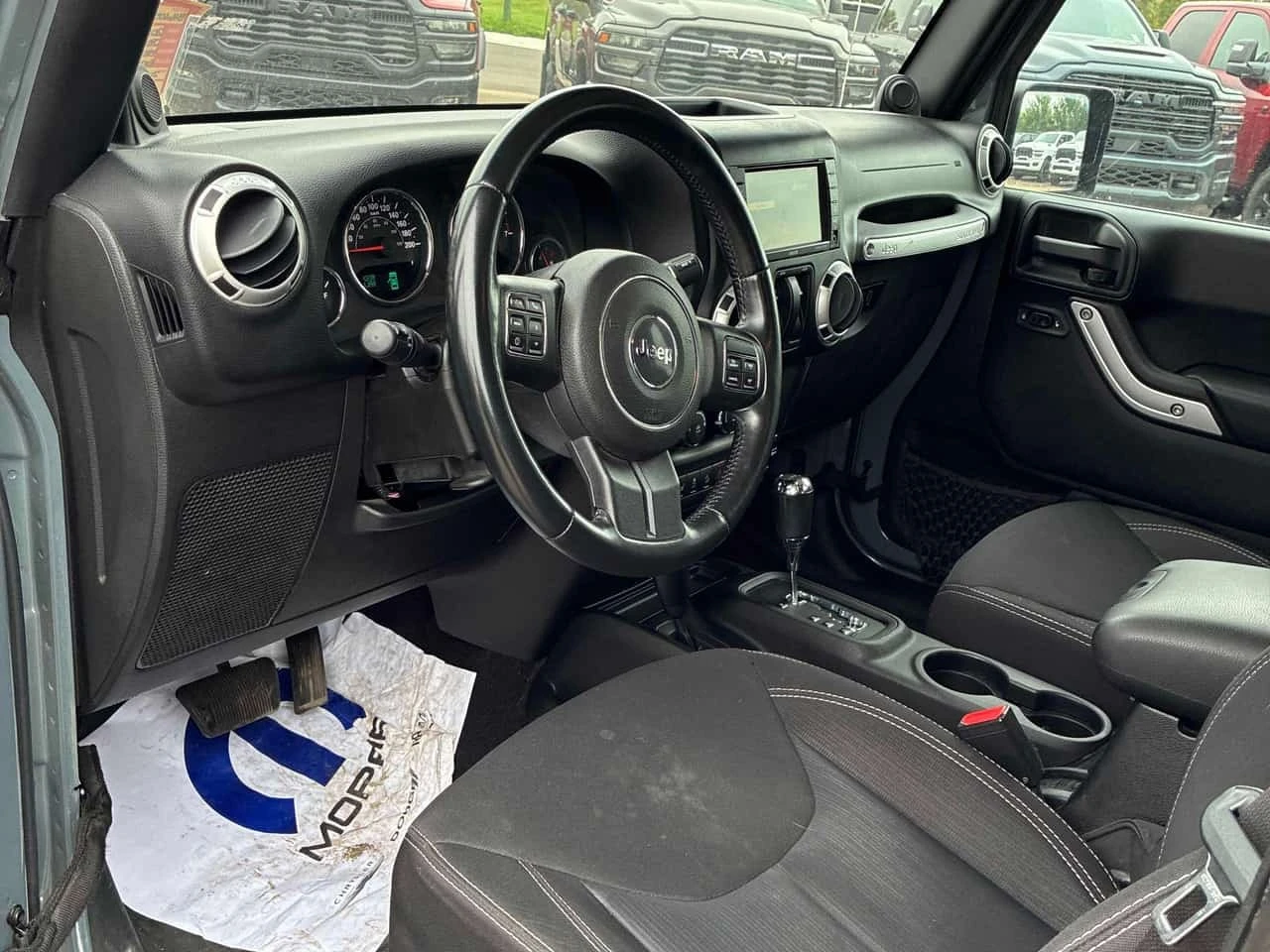 Jeep Wrangler * Sahara * АВТОКРЕДИТ * , снимка 5 - Автомобили и джипове - 56175254