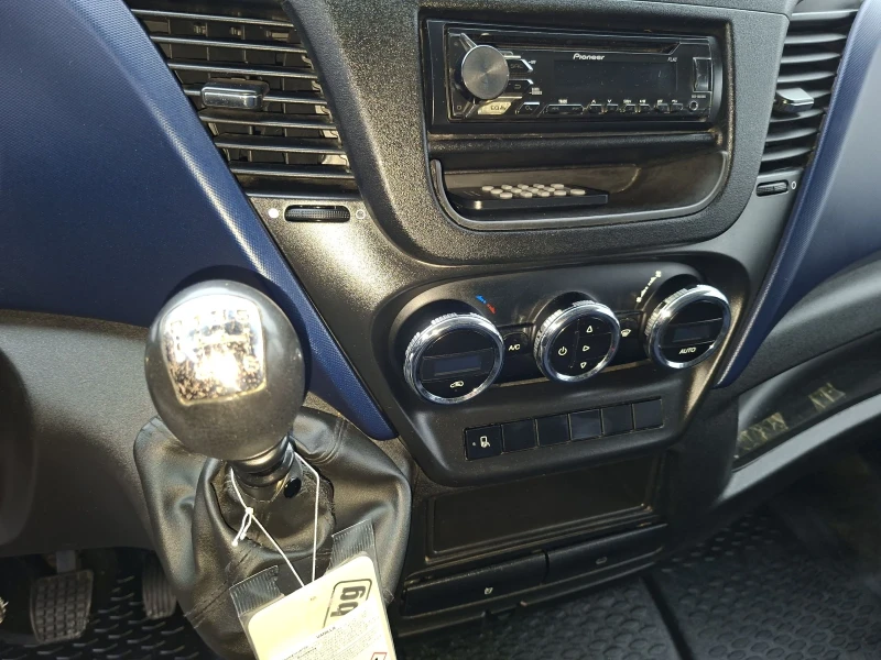 Iveco 35S18, снимка 9 - Бусове и автобуси - 53510477