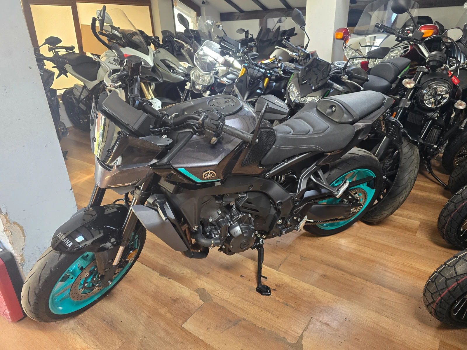 Yamaha Mt-09 Y-AMT 2025  NEW 2300KM!!!, снимка 3 - Мотоциклети и мототехника - 56060447