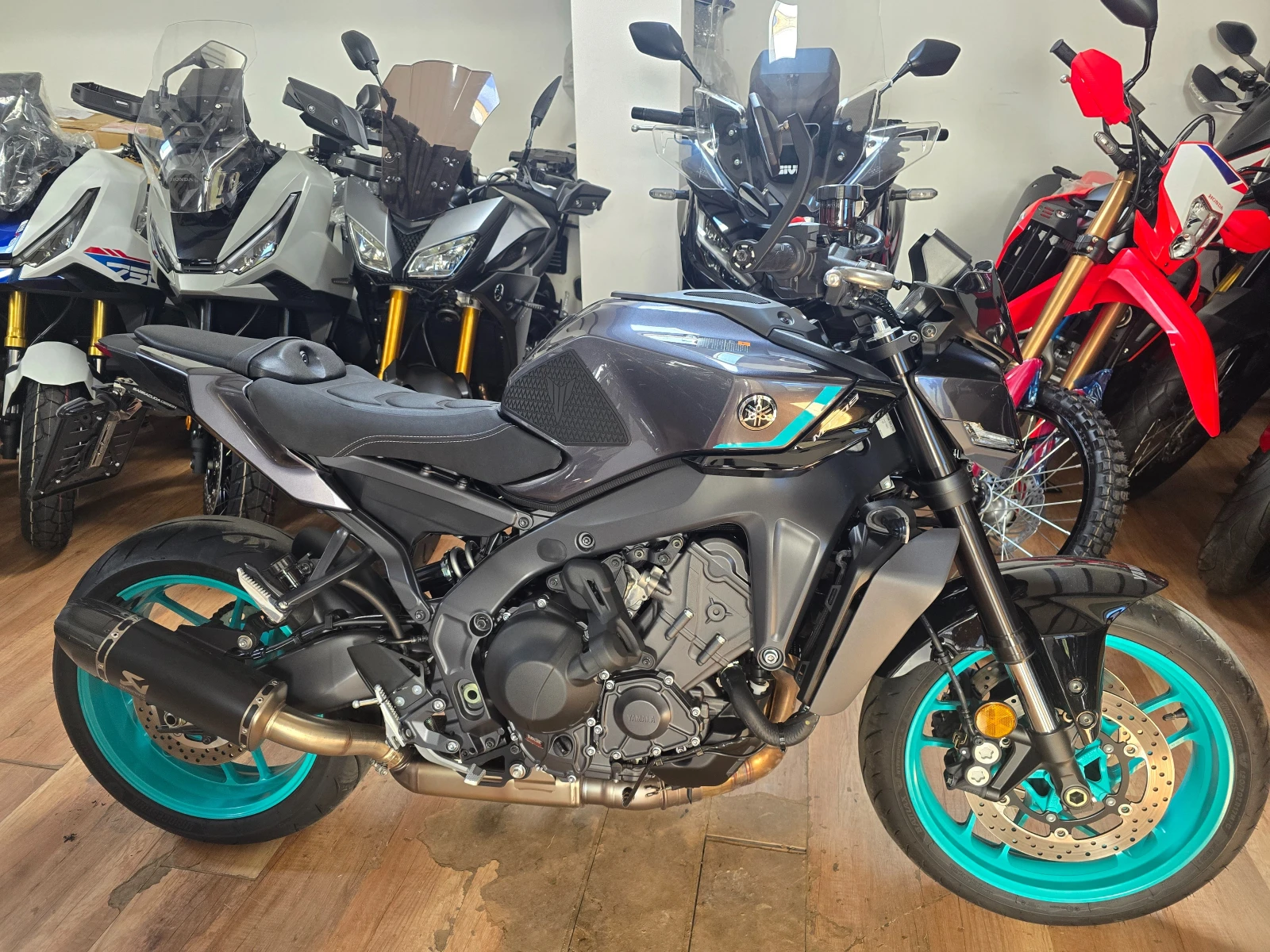 Yamaha Mt-09 Y-AMT 2025  NEW 2300KM!!!, снимка 2 - Мотоциклети и мототехника - 56060447