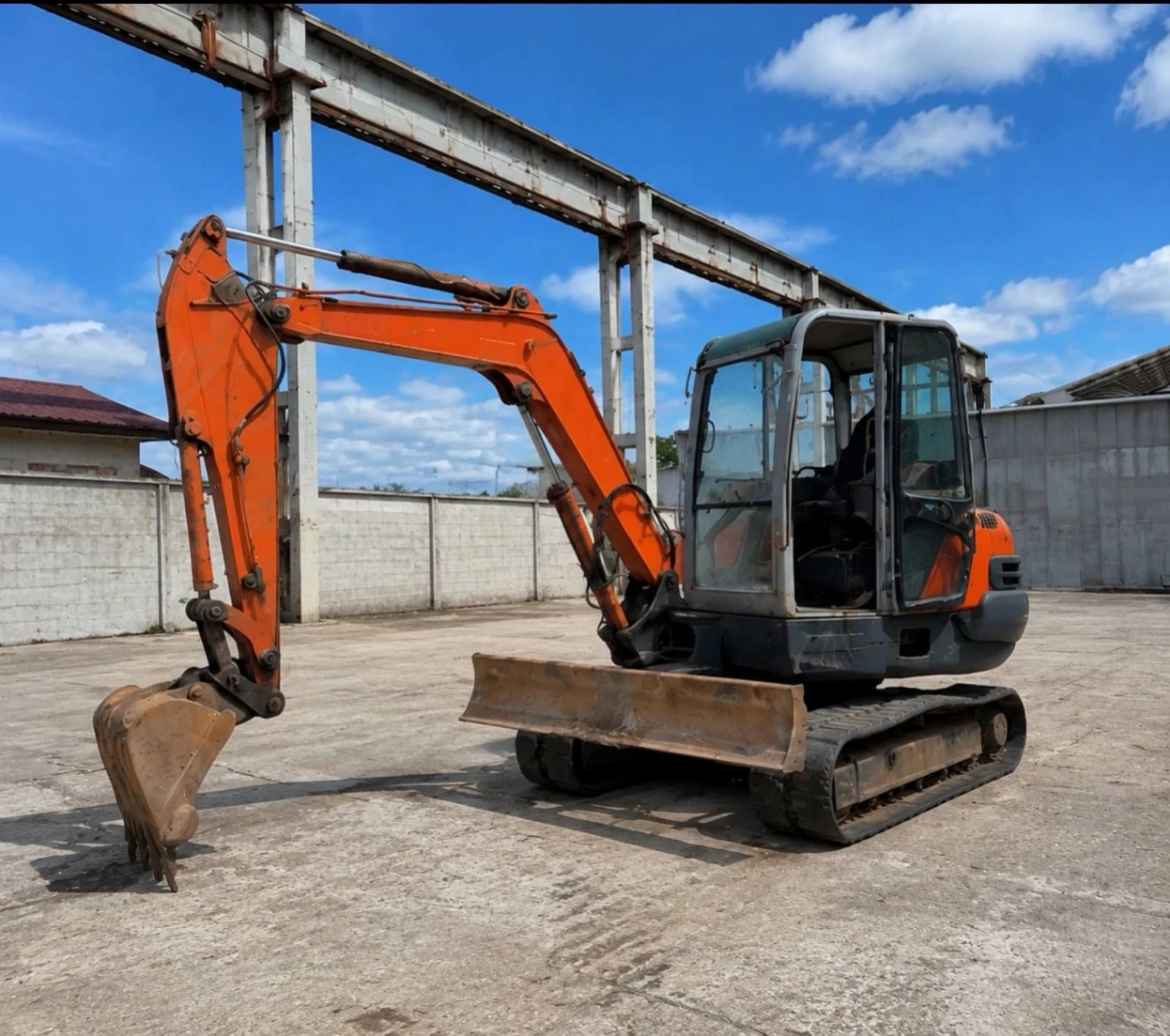 Багер Hitachi ZX50