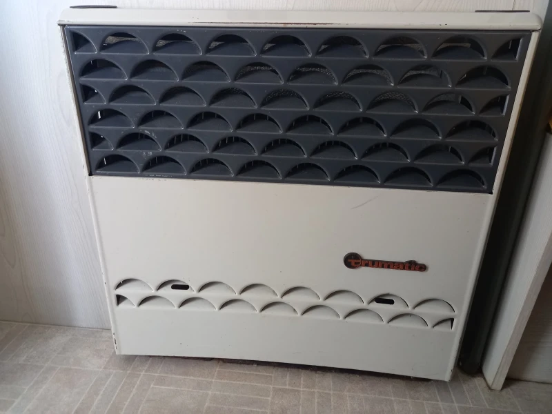 Каравана Chateau 430, снимка 9 - Каравани и кемпери - 51894842