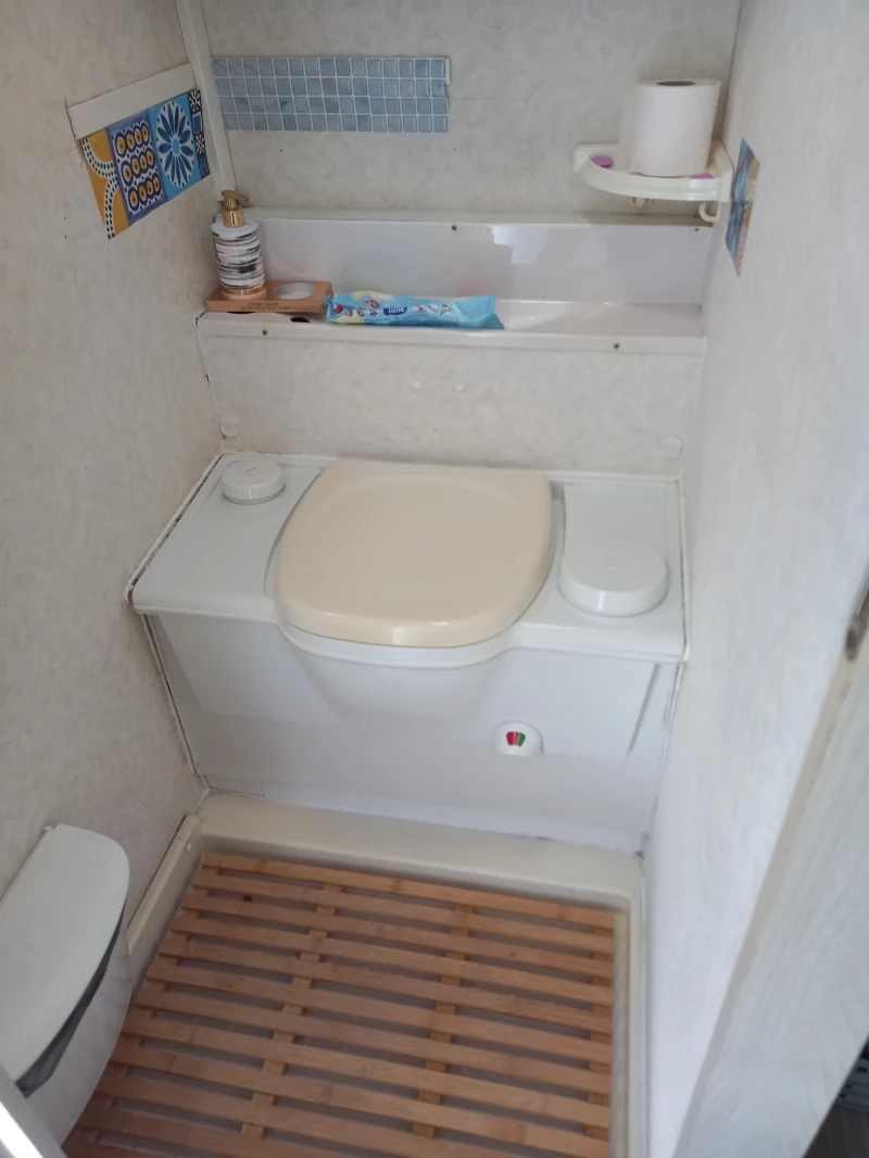 Каравана Chateau 430, снимка 14 - Каравани и кемпери - 51894842