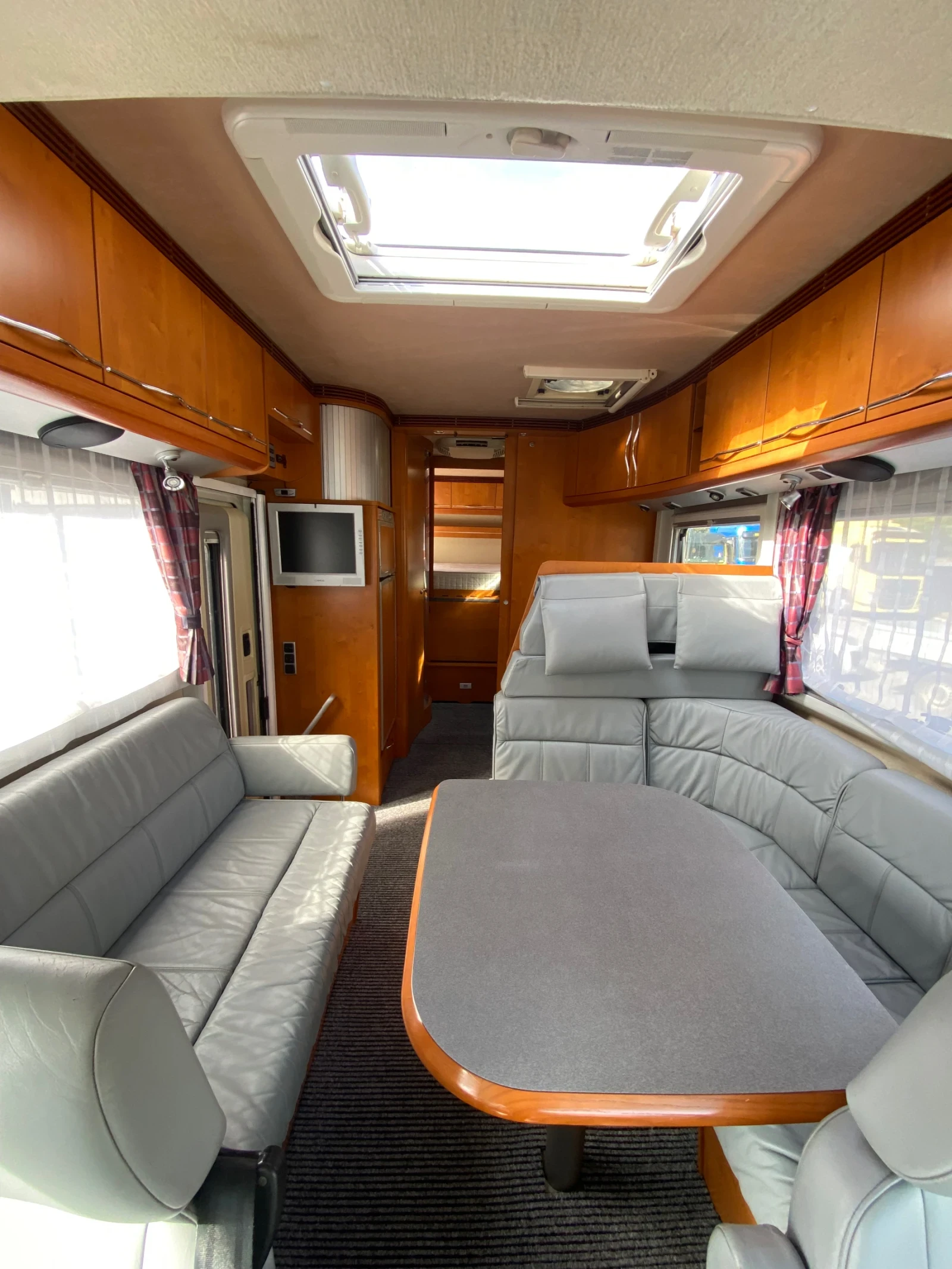 ������ Niesmann Bischoff Flair 7100 | Mobile.bg � ����������� 15