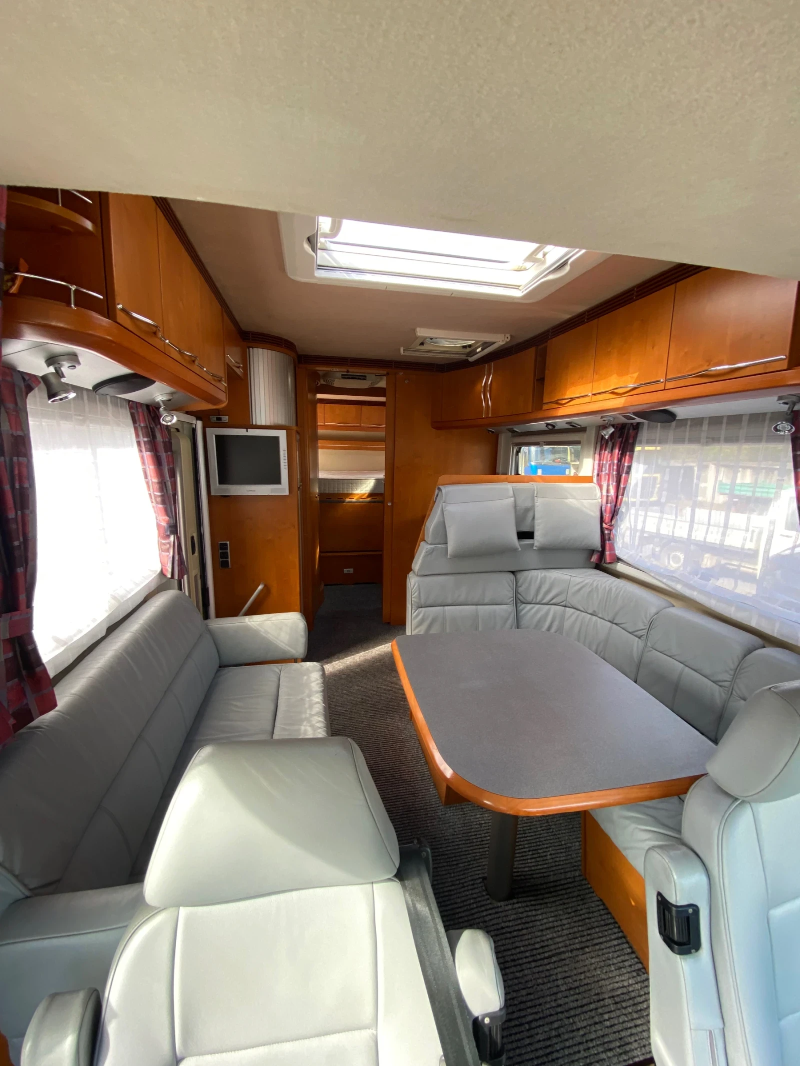 ������ Niesmann Bischoff Flair 7100 | Mobile.bg � ����������� 12