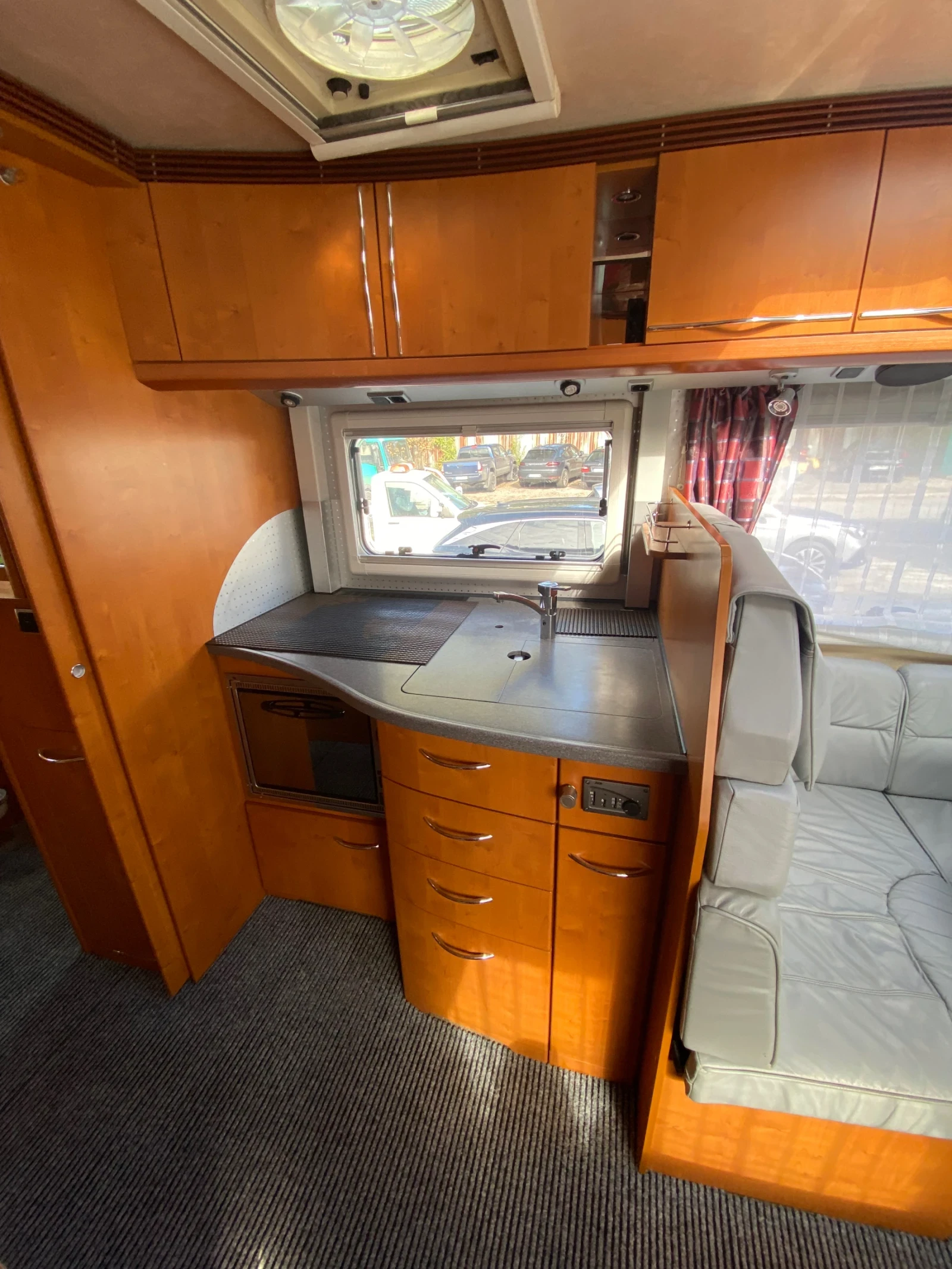 ������ Niesmann Bischoff Flair 7100 | Mobile.bg � ����������� 13