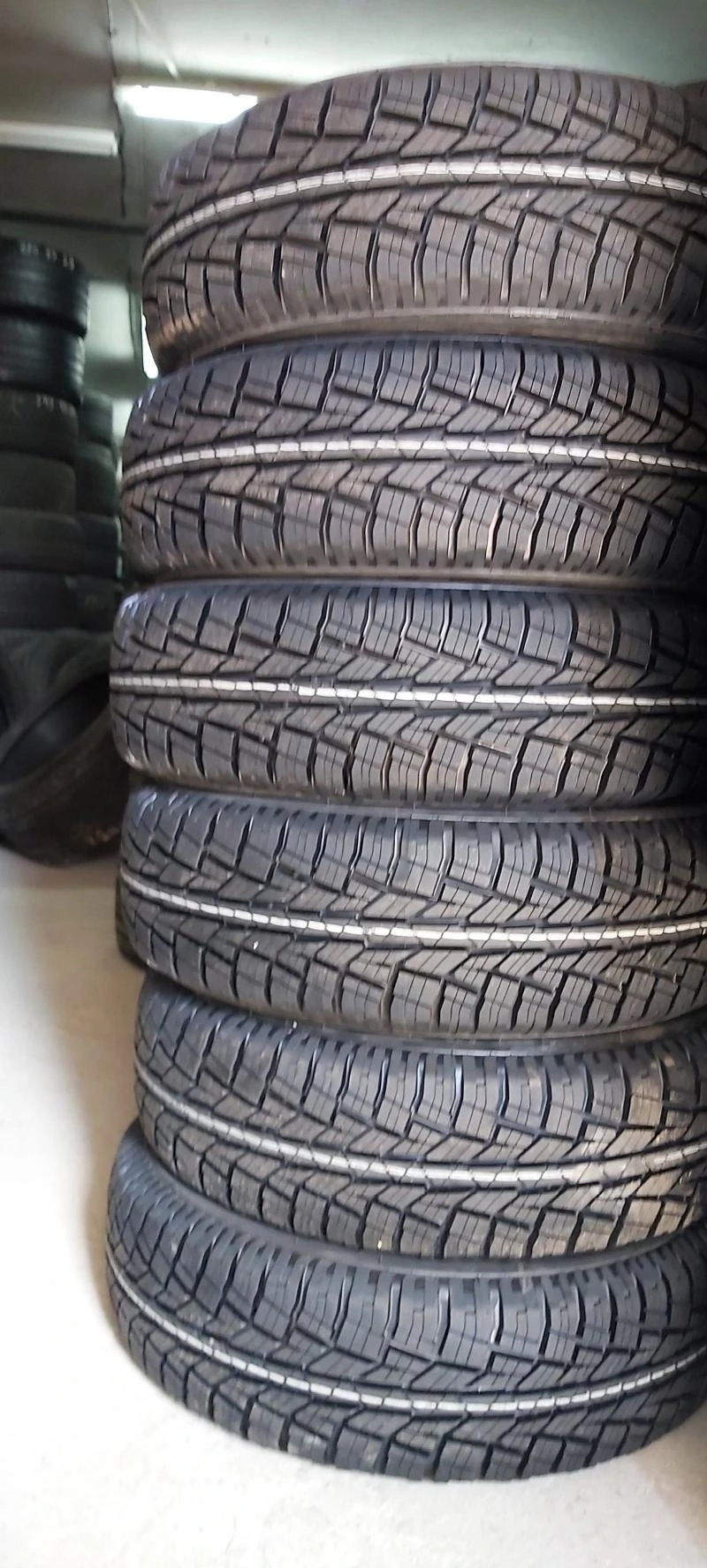 Гуми Всесезонни 205/70R15, снимка 7 - Гуми и джанти - 32557442