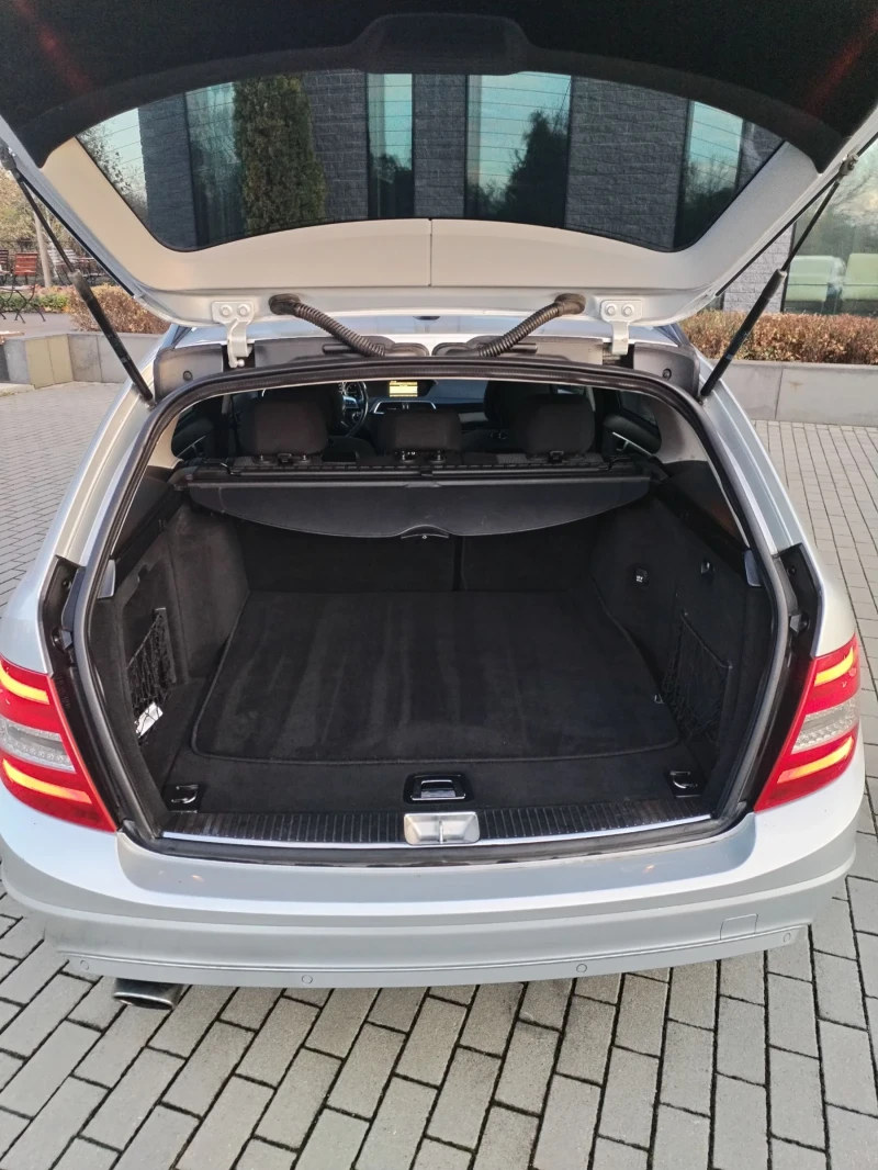 Mercedes-Benz C 220 2.2 Cdi FACE УНИКАТ , снимка 17 - Автомобили и джипове - 48014970