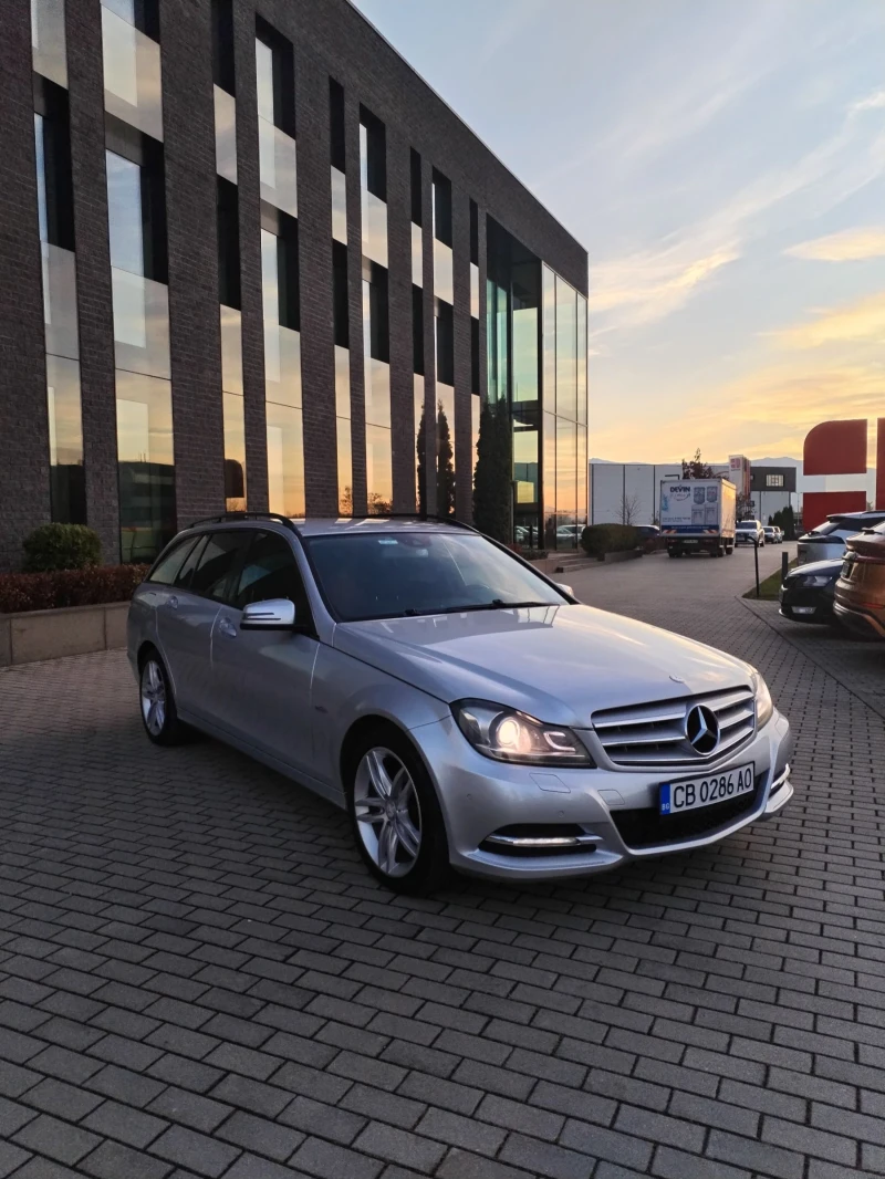 Mercedes-Benz C 220 2.2 Cdi FACE УНИКАТ , снимка 4 - Автомобили и джипове - 48014970