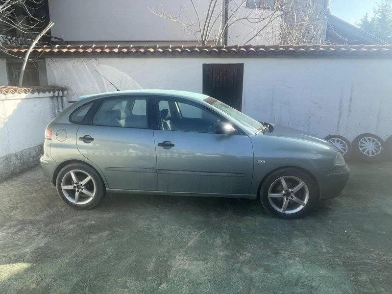 Seat Ibiza, снимка 4 - Автомобили и джипове - 49221977