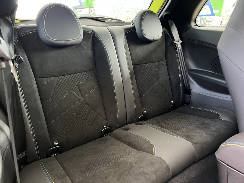 Fiat 500 e ABARTH/ TURISMO/ JBL/ CAMERA/ LED/ PANO/ 18/, снимка 16 - Автомобили и джипове - 49572924