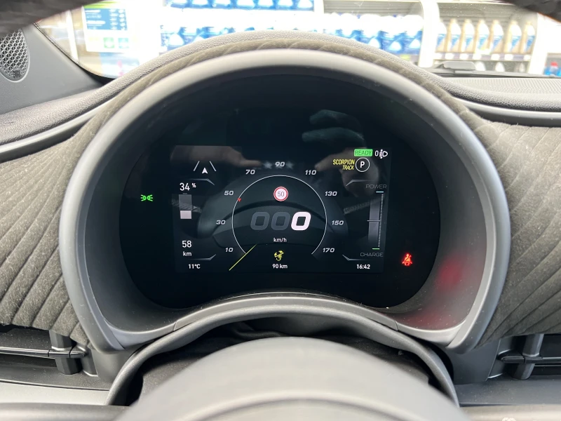 Fiat 500 e ABARTH/ TURISMO/ JBL/ CAMERA/ LED/ PANO/ 18/, снимка 10 - Автомобили и джипове - 49572924