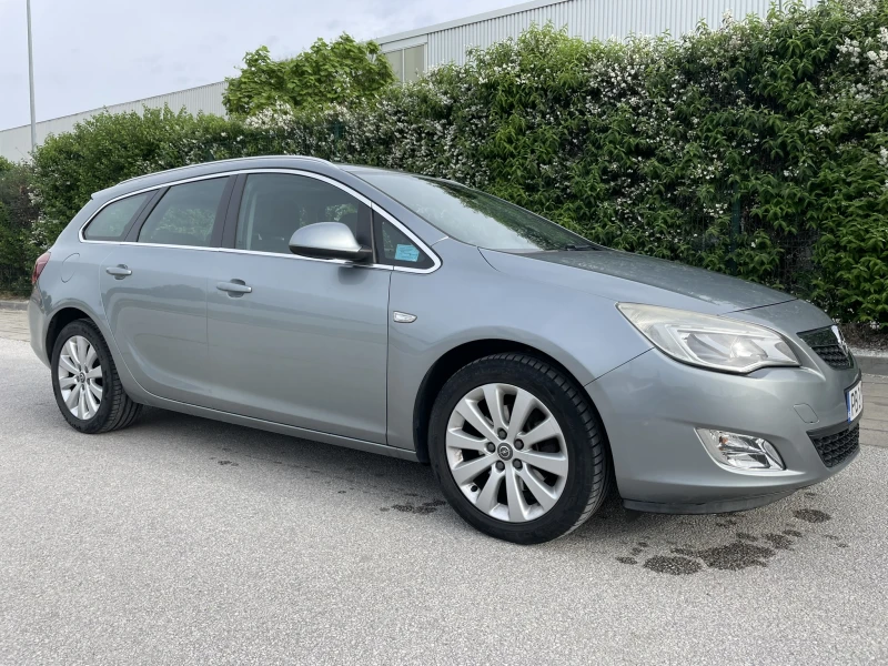 Opel Astra J Sports Tourer 1.7 CDTI (125 кс) COSMO, снимка 5 - Автомобили и джипове - 52057944