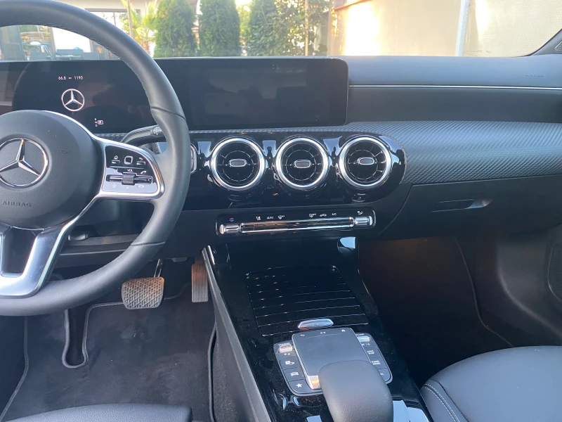 Mercedes-Benz CLA 200, снимка 13 - Автомобили и джипове - 51844425