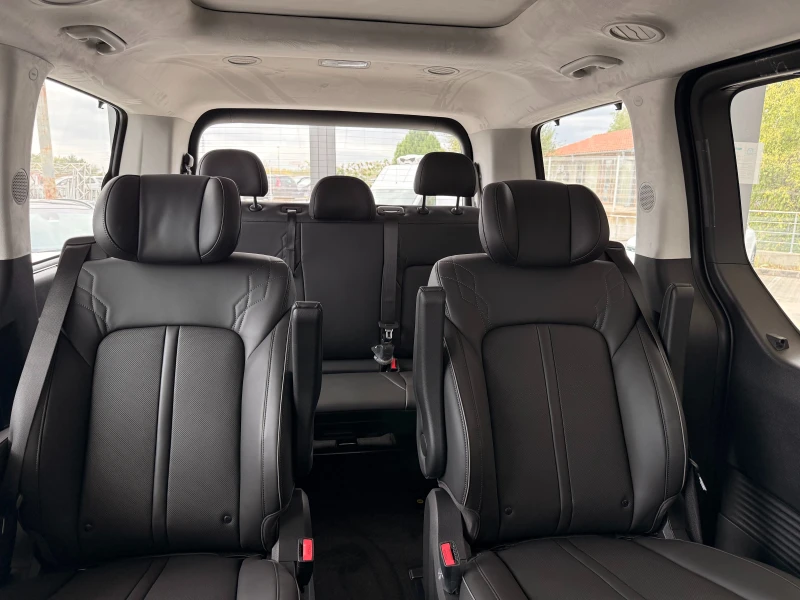 Hyundai Staria Luxury Hybrid 215 к.с. 6AT 6+ 1 места , снимка 8 - Автомобили и джипове - 51880994
