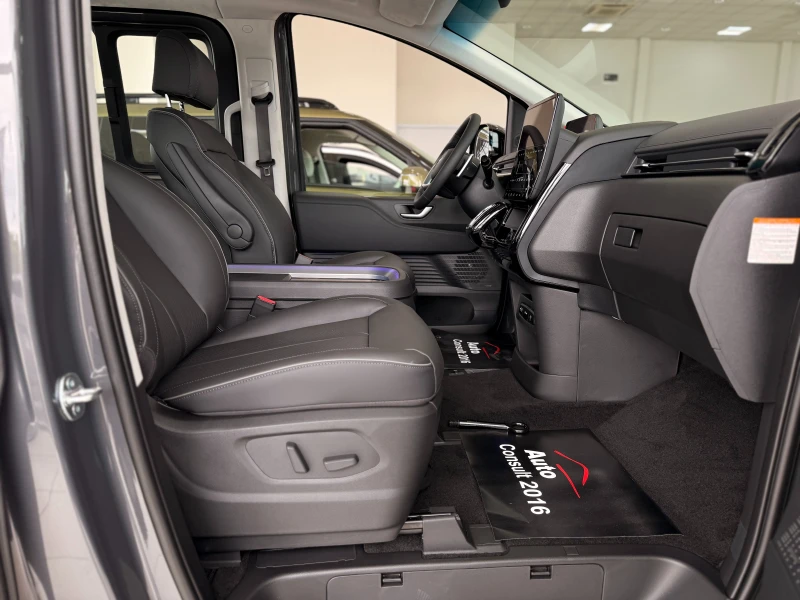 Hyundai Staria Luxury Hybrid 215 к.с. 6AT 6+ 1 места , снимка 6 - Автомобили и джипове - 51880994