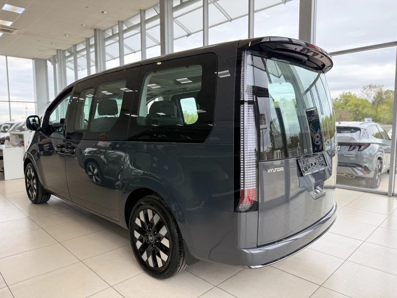 Hyundai Staria Luxury Hybrid 215 к.с. 6AT 6+ 1 места , снимка 3 - Автомобили и джипове - 51880994