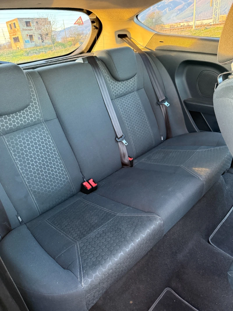 Ford Fiesta 1.4 LPG, снимка 9 - Автомобили и джипове - 52866752