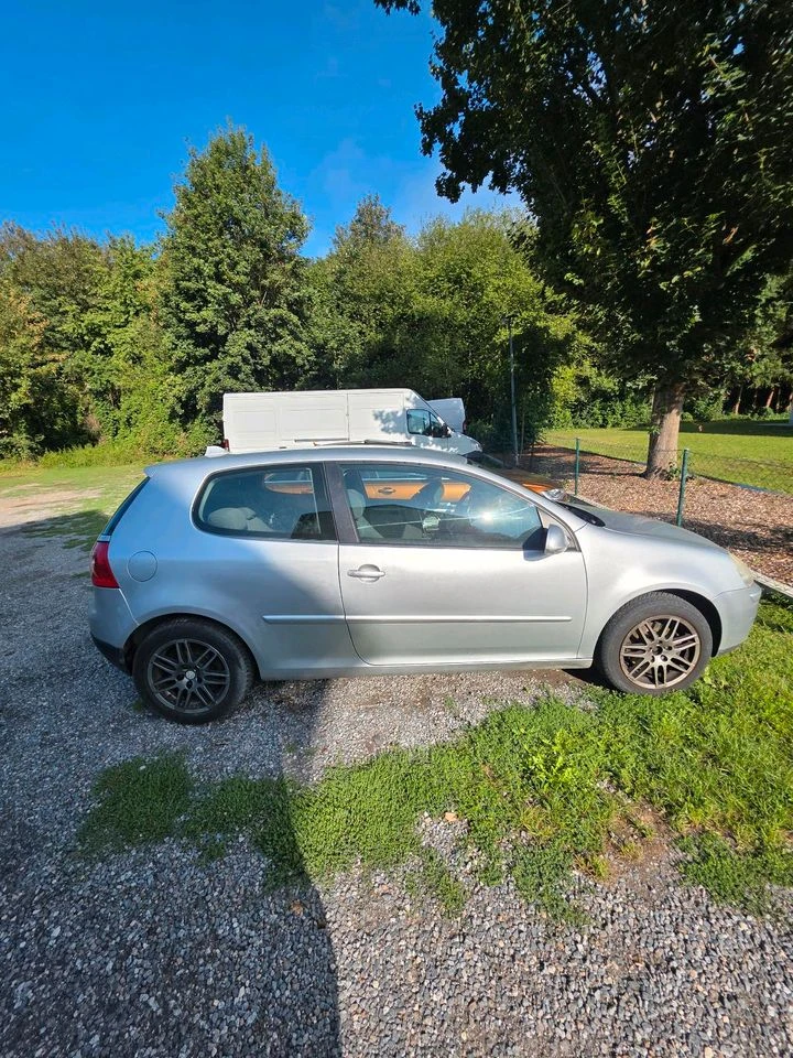 VW Golf 1.6, снимка 5 - Автомобили и джипове - 55871905