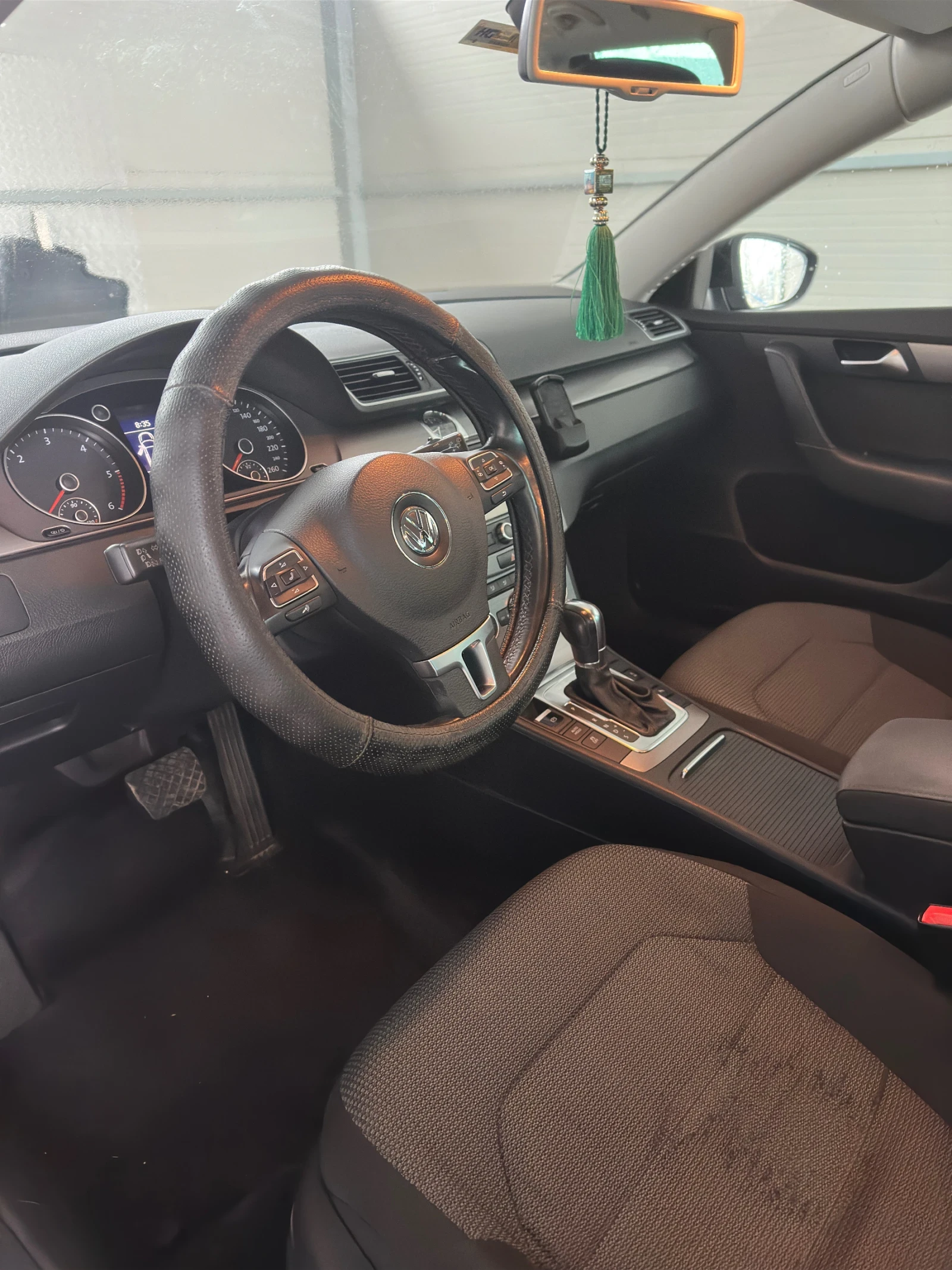 VW Passat 2.0 TDI 1.4 к.с DSG - изображение 9