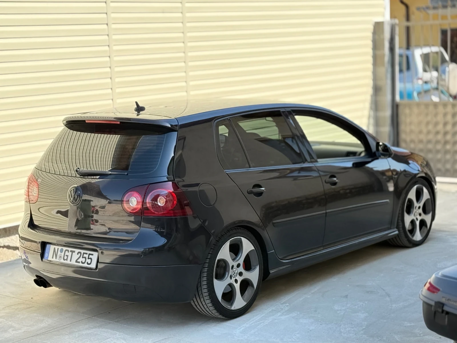 VW Golf GTI 2.0 ТУРБО 200 коня DSG - изображение 4