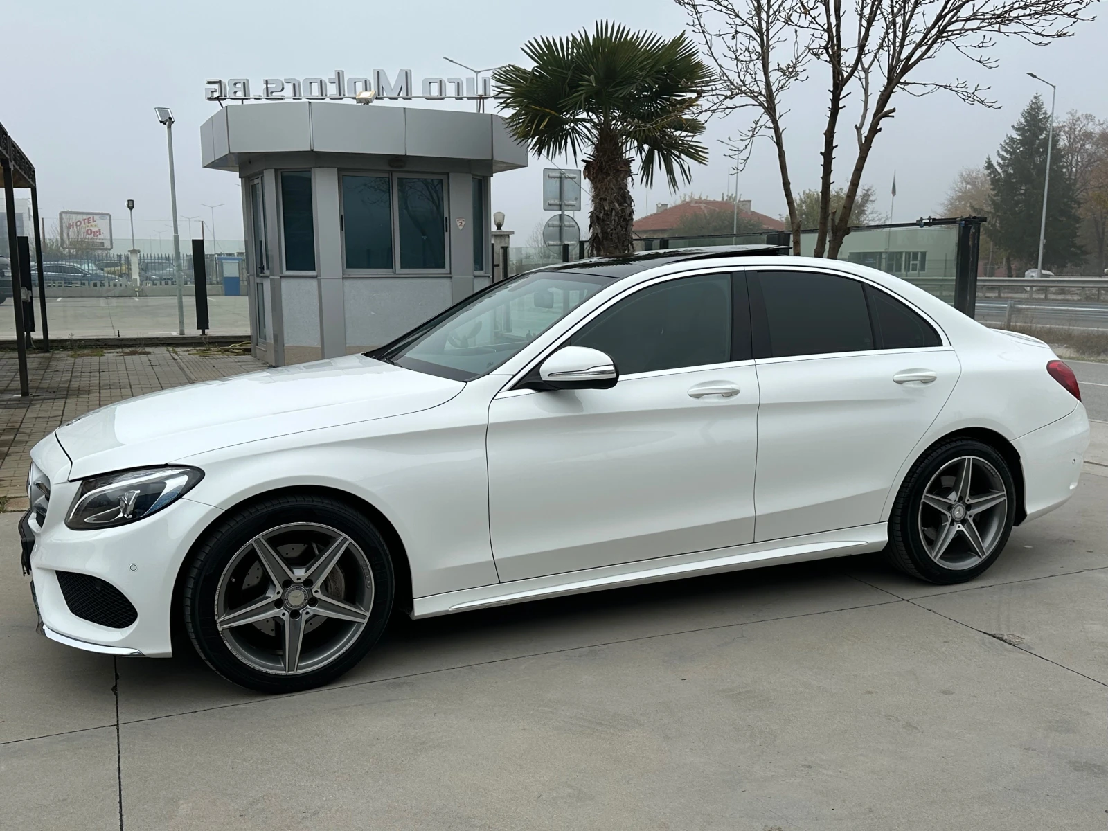 Mercedes-Benz C 220 d, AMG LINE, EXCLUSIVE, PANORAMA, CAMERA, СЕРВИЗНА - изображение 7