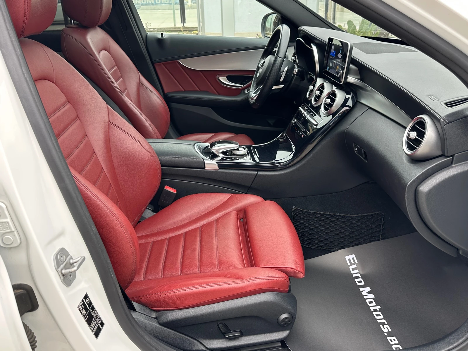 Mercedes-Benz C 220 d, AMG LINE, EXCLUSIVE, PANORAMA, CAMERA, СЕРВИЗНА - изображение 10