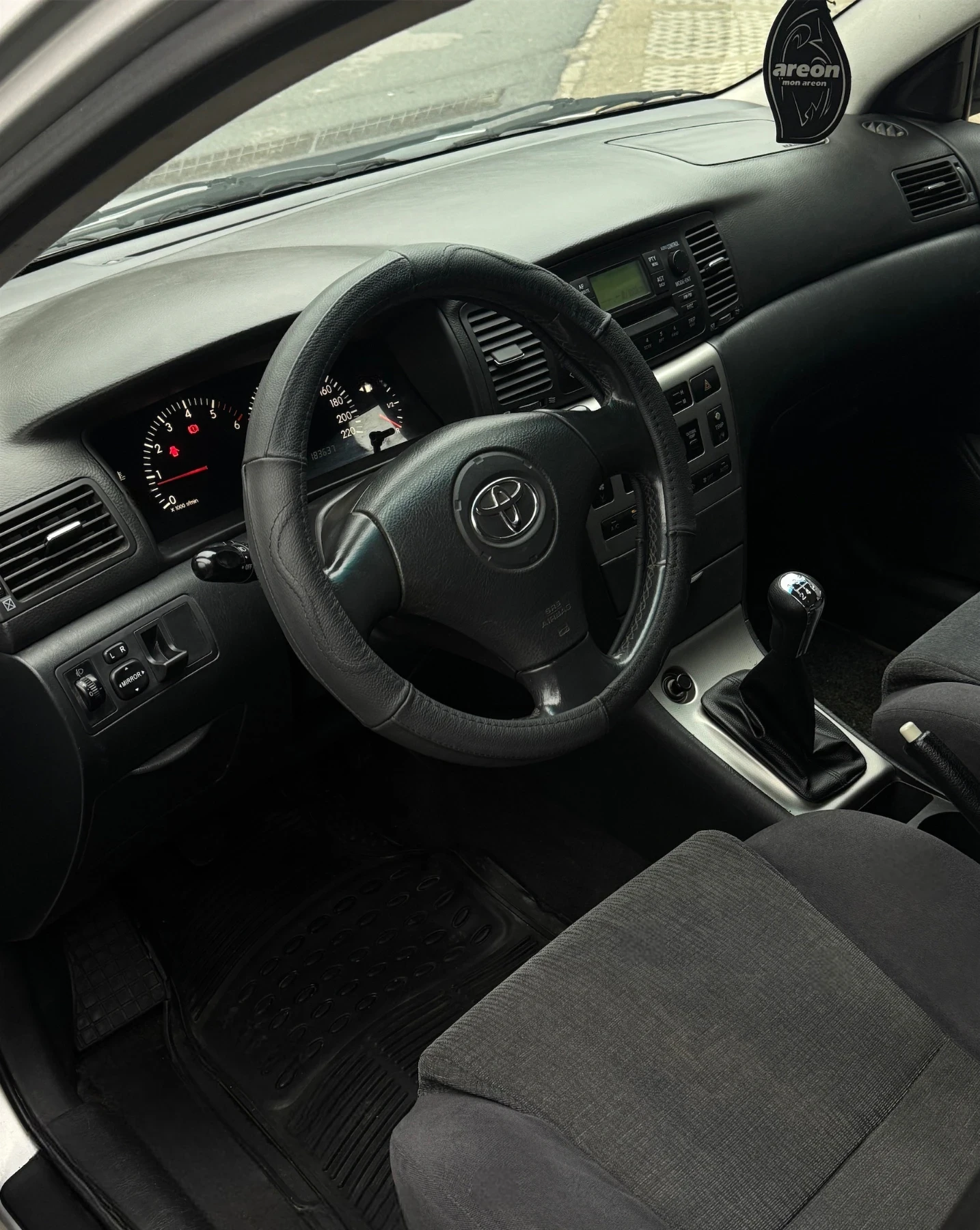 Toyota Corolla  - изображение 10