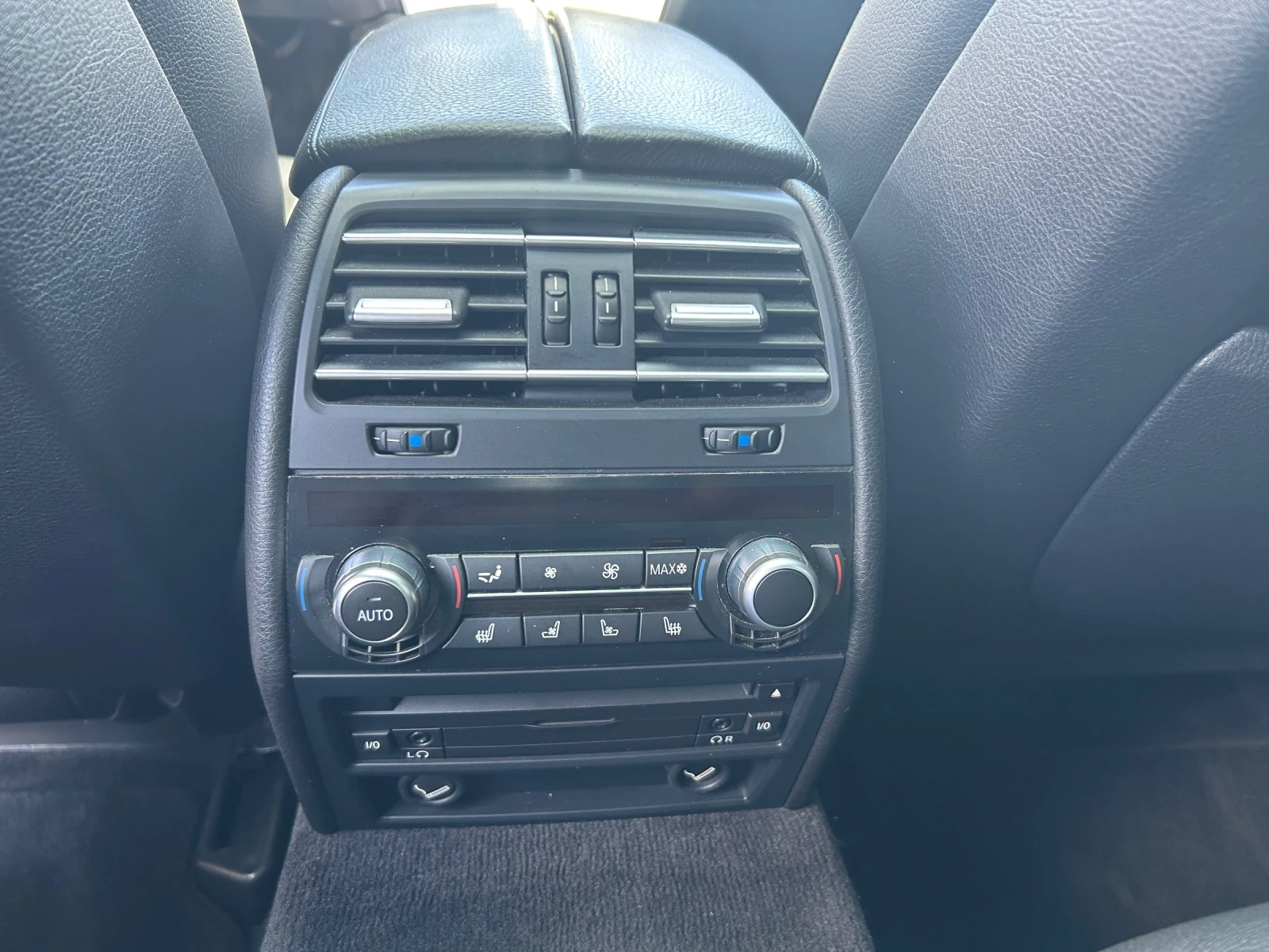 BMW 740  d xDrive M-Pack, снимка 13 - Автомобили и джипове - 54184580