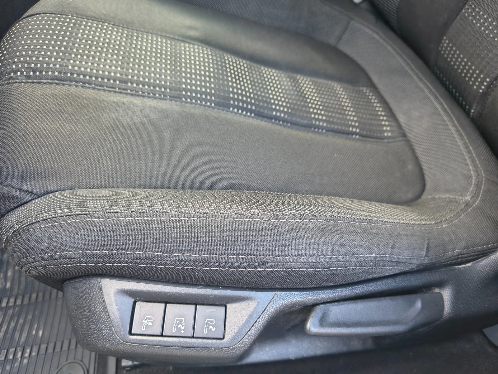 Peugeot 308 SW Allure - Сервизна история - Нов ангренаж, снимка 13 - Автомобили и джипове - 54346945
