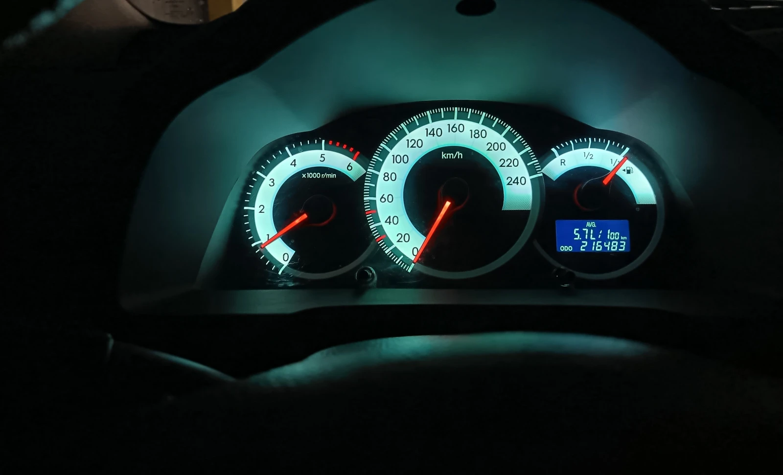 Toyota Corolla verso 2.2 D-4D, снимка 8 - Автомобили и джипове - 54662056